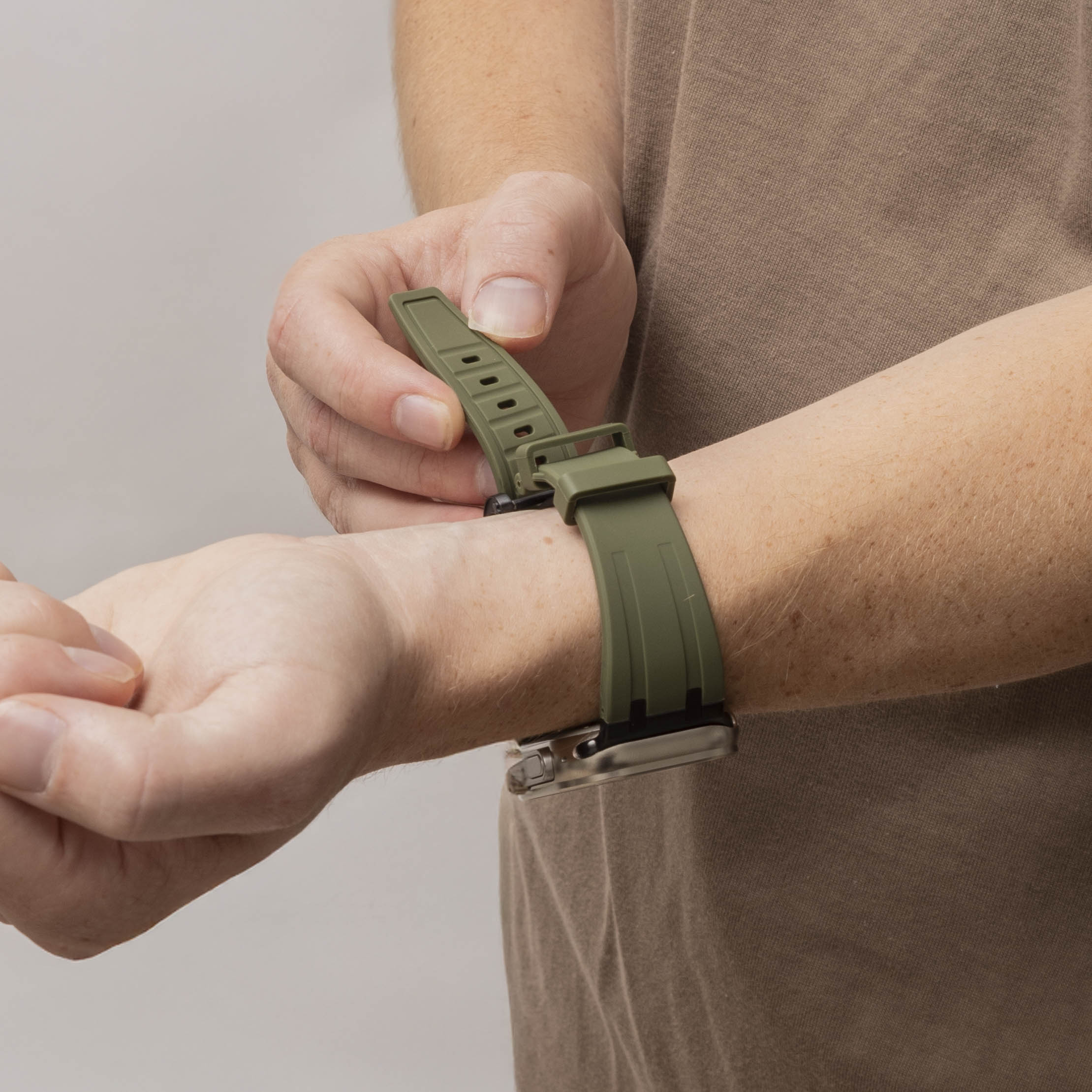 Bandz Apple Watch Ultra Silikonarmband Luxus Liquid (Grün mit Schwarz)