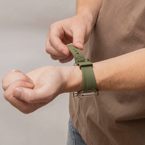 Bandz Apple Watch Ultra Silikonarmband Luxus Liquid (Grün mit Titan)