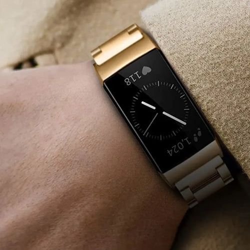 Steel Strap, gold, lifestyle photo