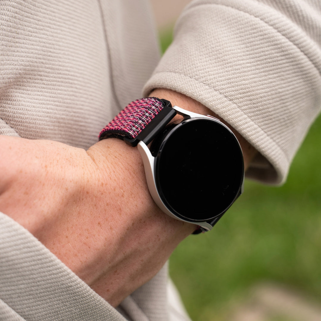 Nylon Strap, berry, lifestyle photo