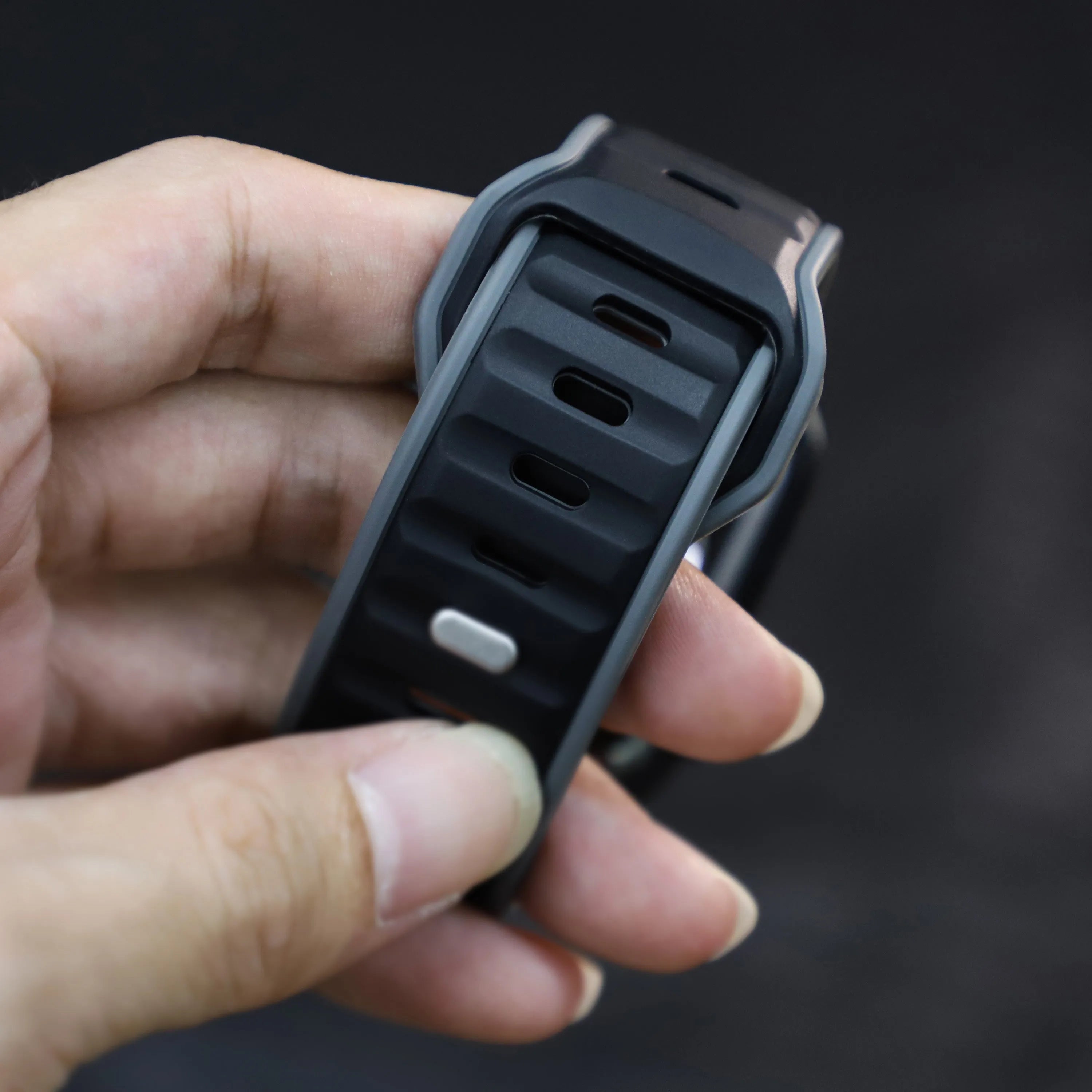 Apple Watch Premium Outdoor Silikonarmband (Schwarz/Grau)