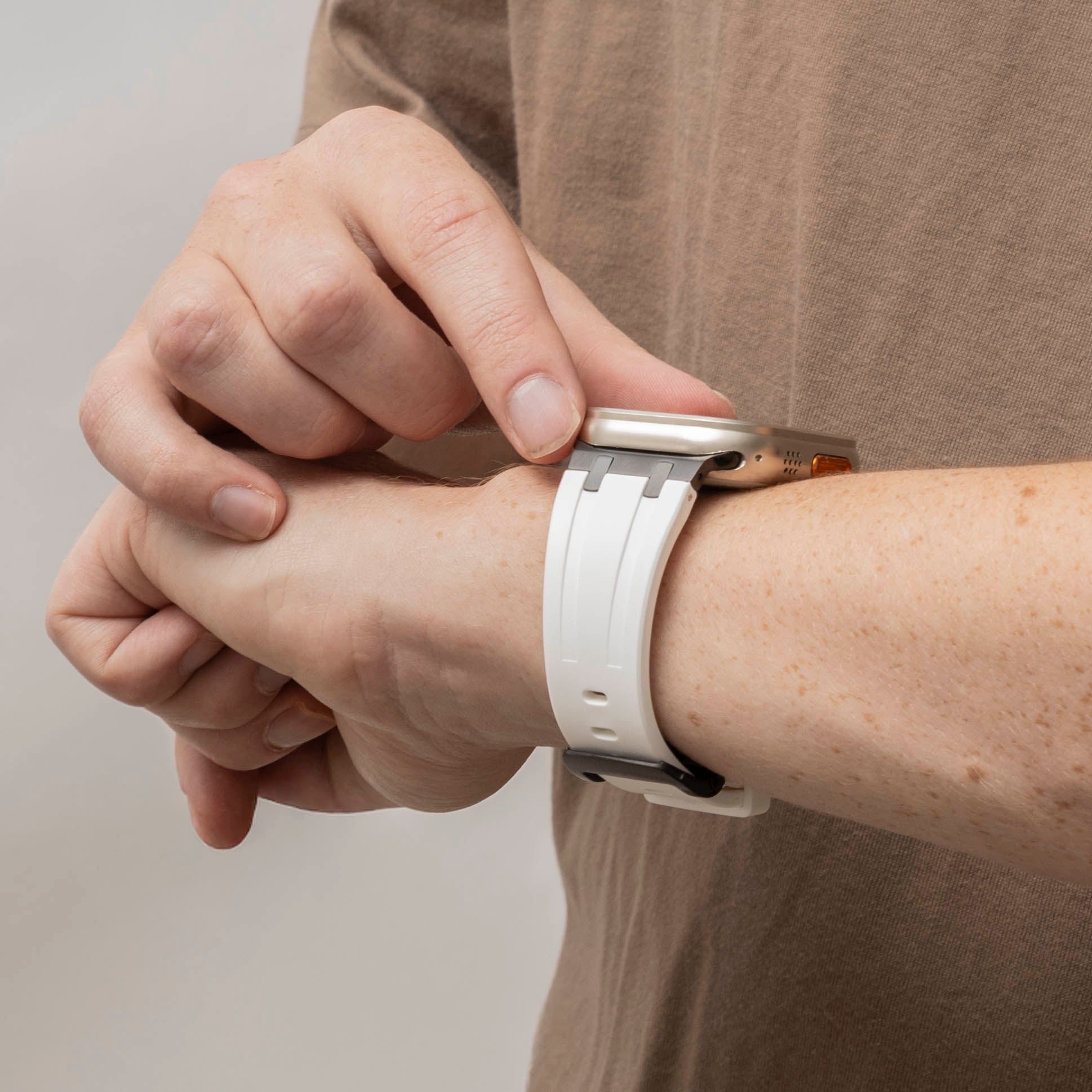 Bandz Apple Watch Ultra Silikonarmband Luxus Liquid (Weiß/Schwarz)
