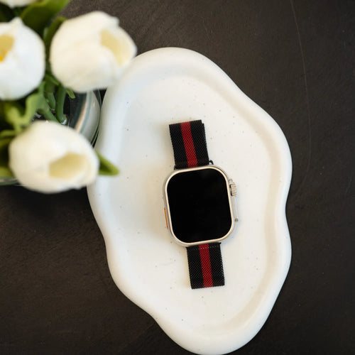 Milanese Strap, black/red, lifestyle photo