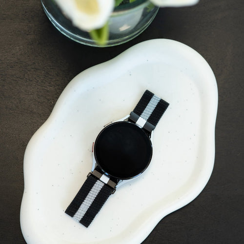 Samsung Galaxy Watch 5 - 44mm Milanese-Armband (Schwarz/Weiß)