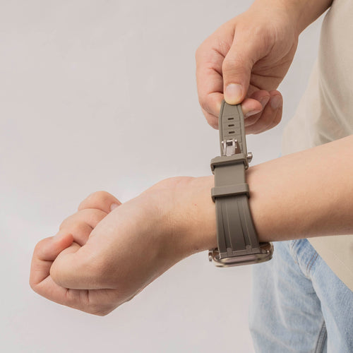 Bandz Apple Watch Ultra Silikonarmband Luxus Liquid (Braun mit Silber)