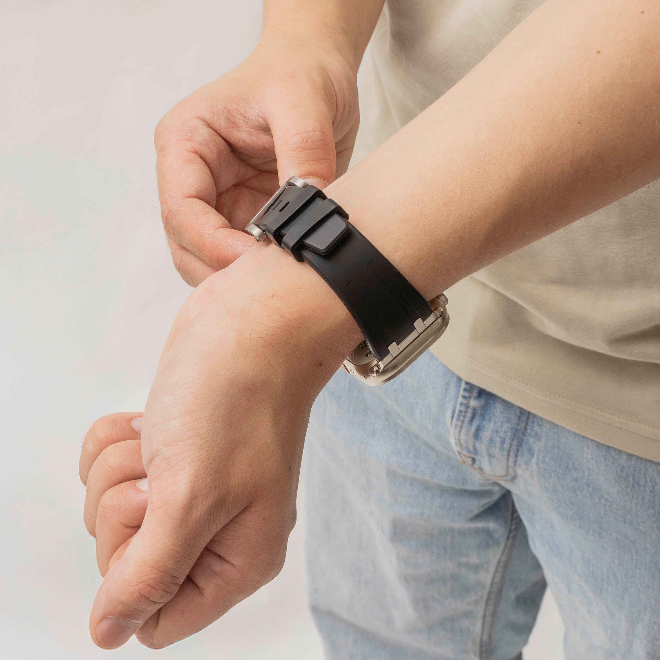 Bandz Apple Watch Ultra Silikonarmband Luxus Liquid (Schwarz mit Silber)
