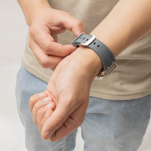 Bandz Apple Watch Ultra Silikonarmband Luxus Liquid (Dunkelgrau mit Silber)