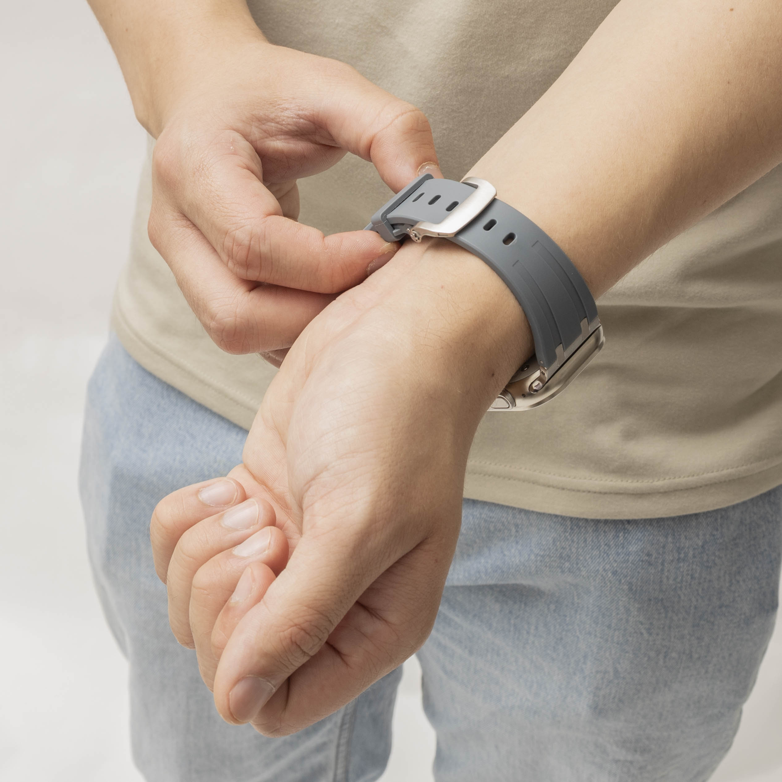 Bandz Apple Watch Ultra Silikonarmband Luxus Liquid (Dunkelgrau mit Silber)