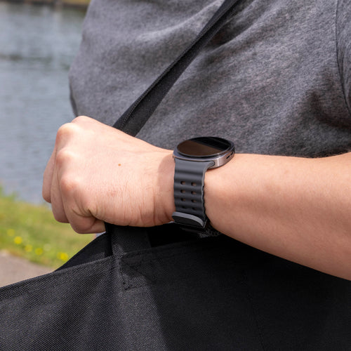 Samsung Galaxy Watch 8 Classic Ocean Armband (Dunkel Grau)