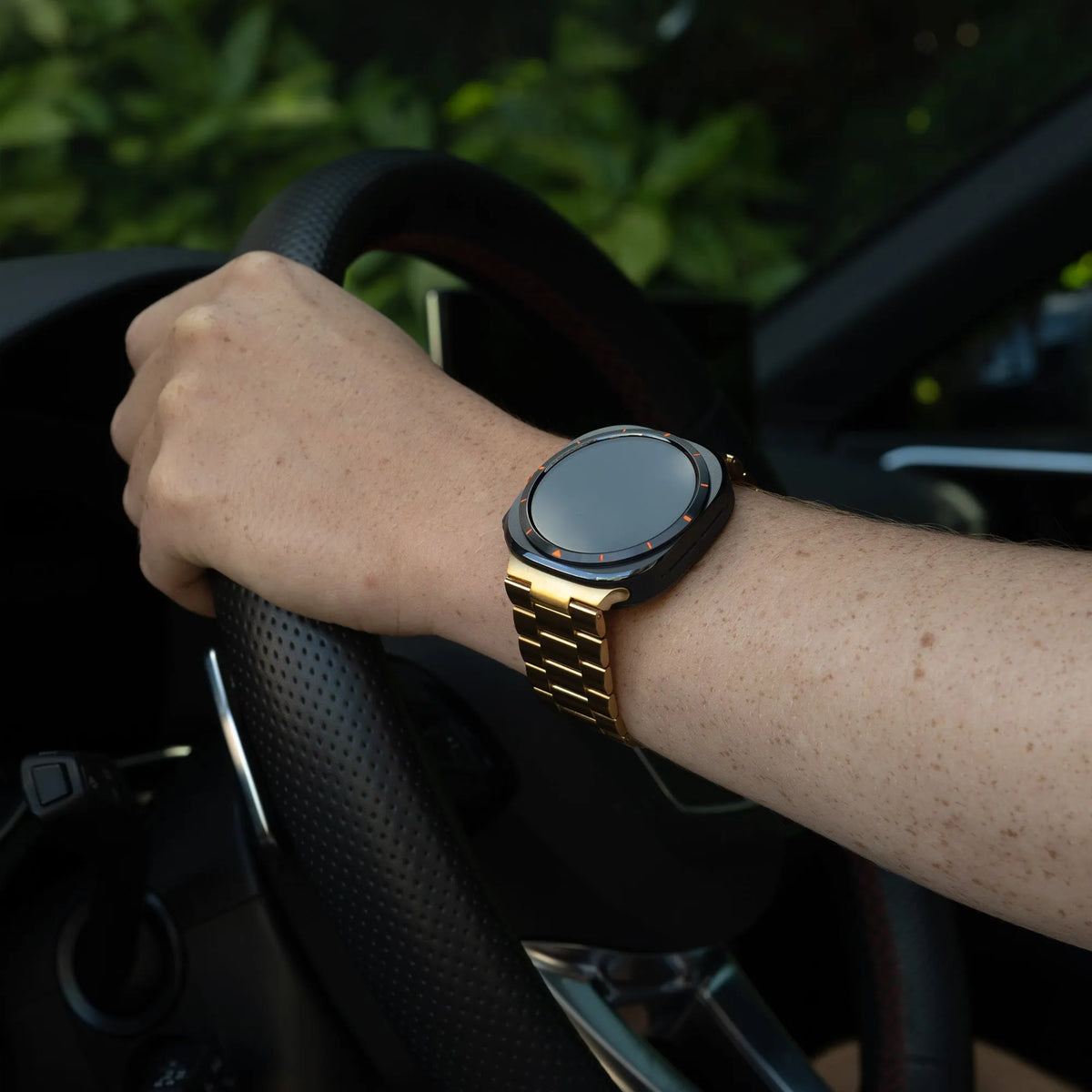 Steel Strap, gold, lifestyle photo