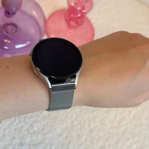 xoxo Wildhearts Polar Grit X Milanese Strap (Silver)