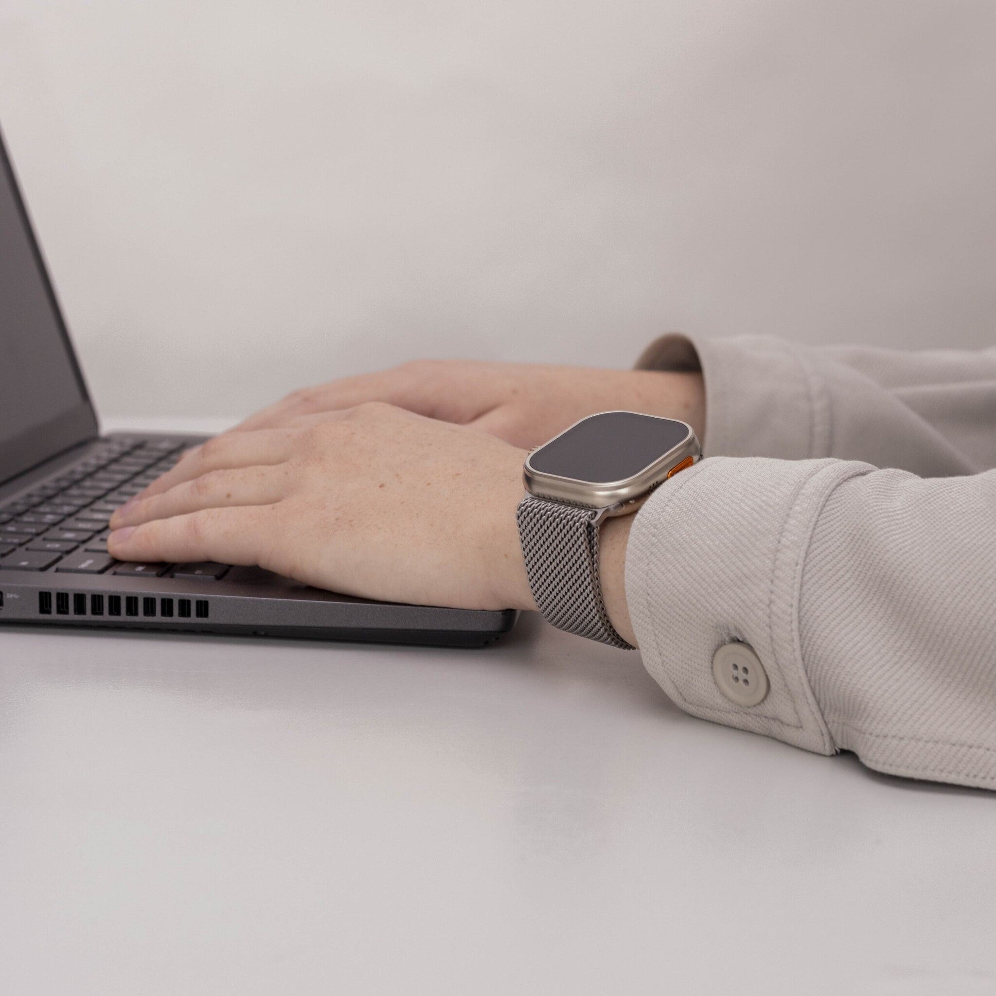 Apple Watch Ultra Titan Milanese Armband (Titan)