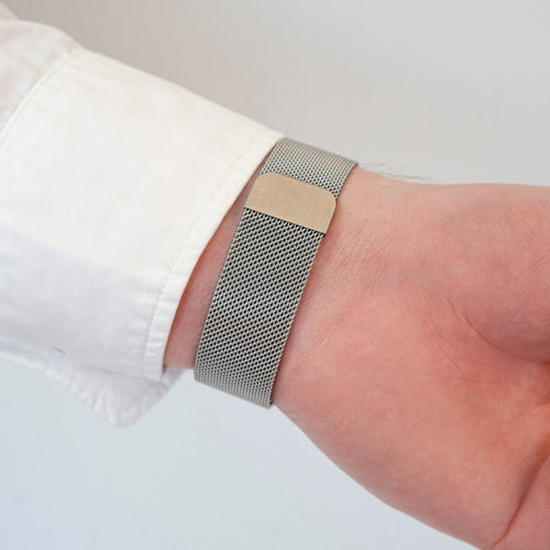 Milanese Strap 'One Push', silver, lifestyle photo