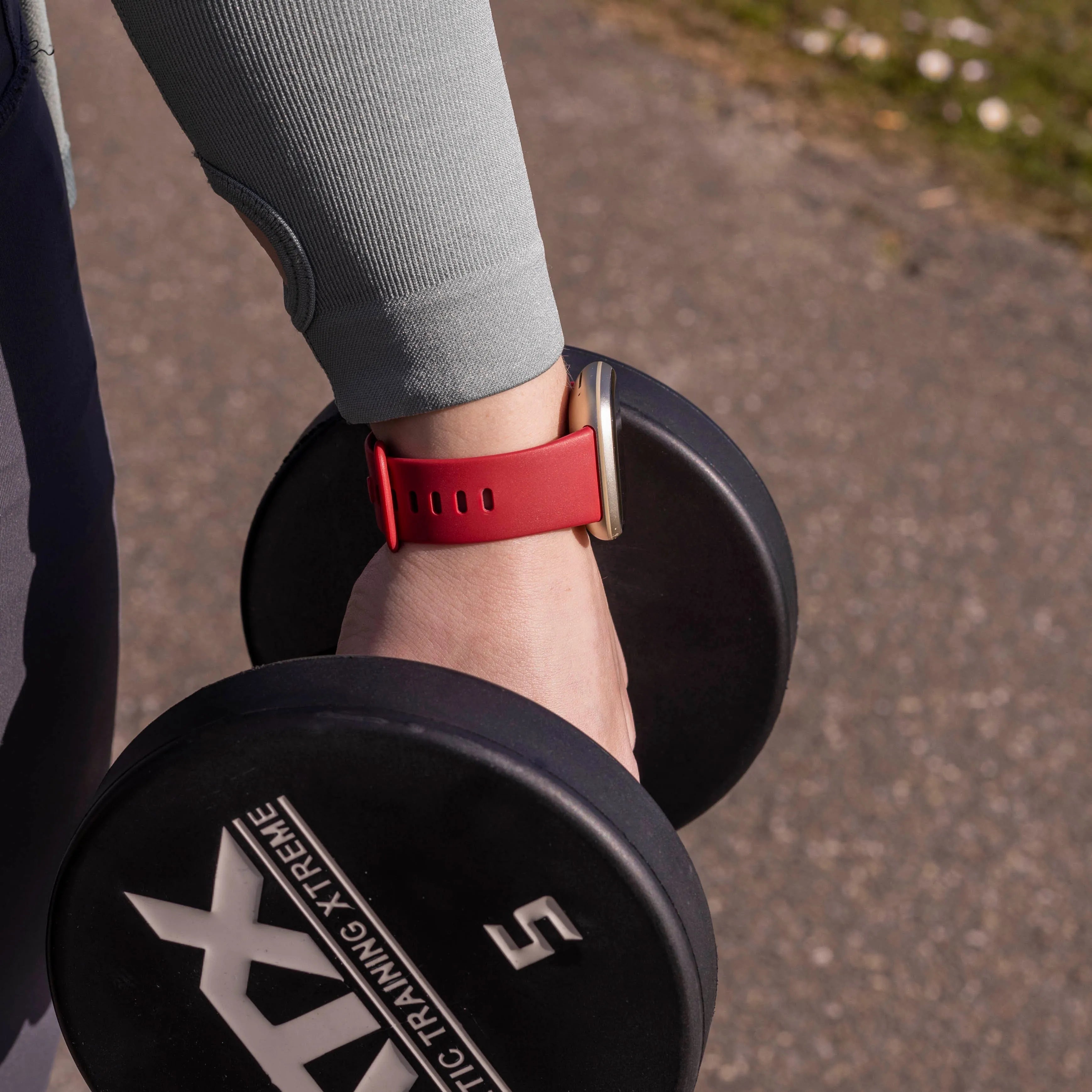 Fitbit Versa 4 Silikonarmband Classic (Weinrot)