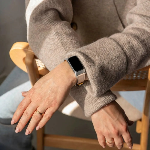 Fitbit Charge 6 Modern Lederarmband (Hellbeige)
