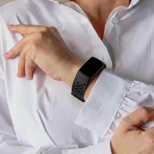 Fitbit Charge 5 siliconen bandje met gaatjes (zwart)