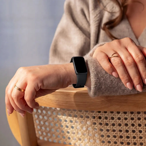 Fitbit Luxe Silicone Strap (Black)