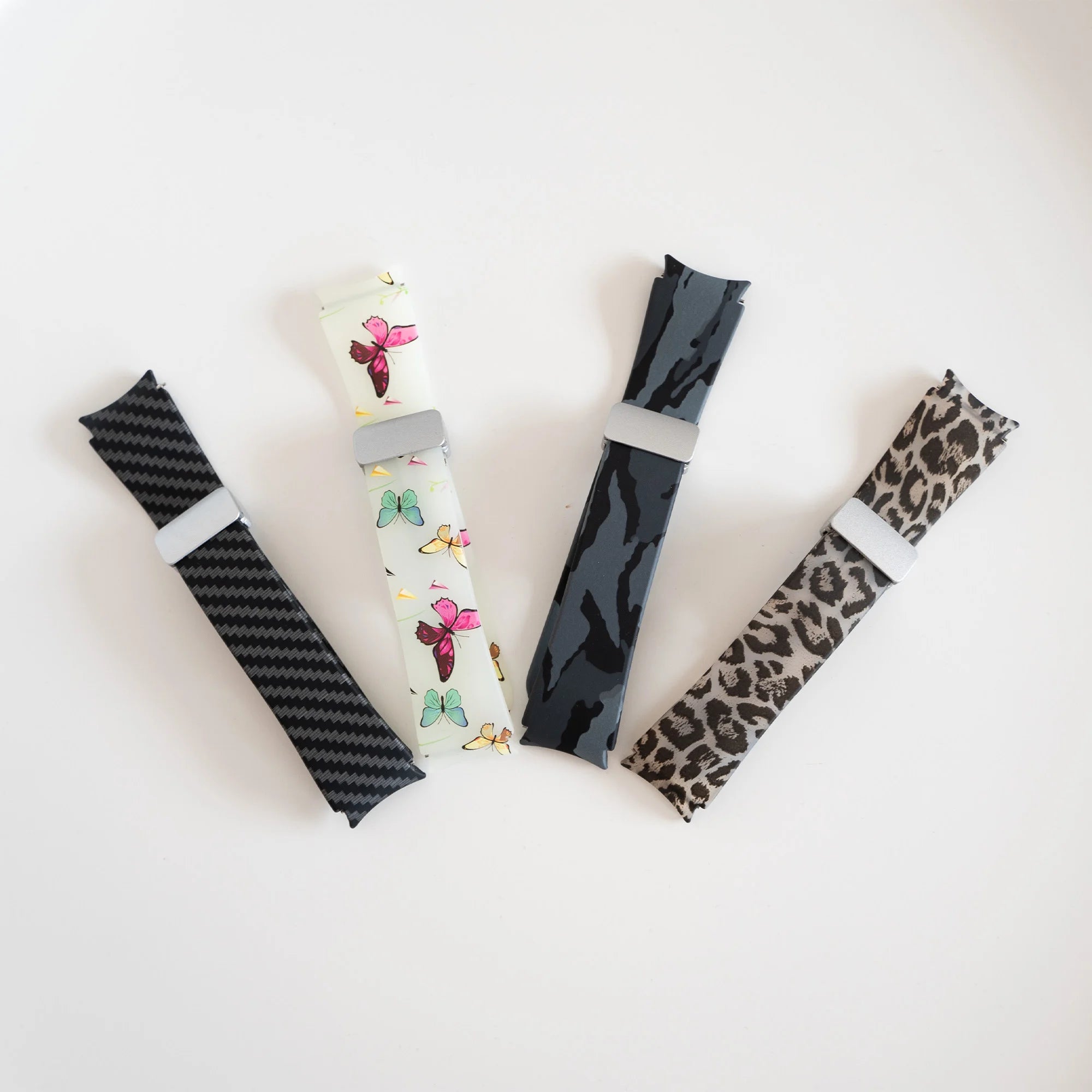 Luminous Leopard Samsung Galaxy Watch 5 44mm Magnetic Strap