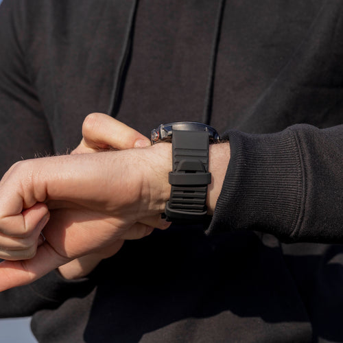 Bandz Garmin Epix Pro (Gen 2) 51mm Buckled Silicone Strap (Black)