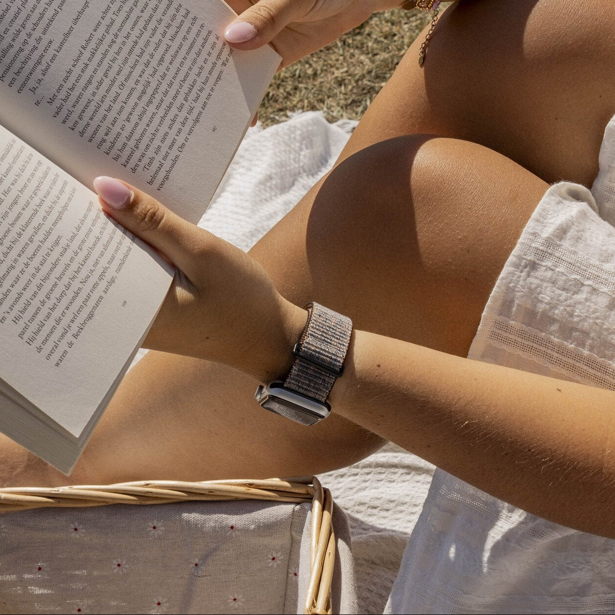 xoxo Wildhearts Apple Watch Nylonarmband (Schwarz Leopard)