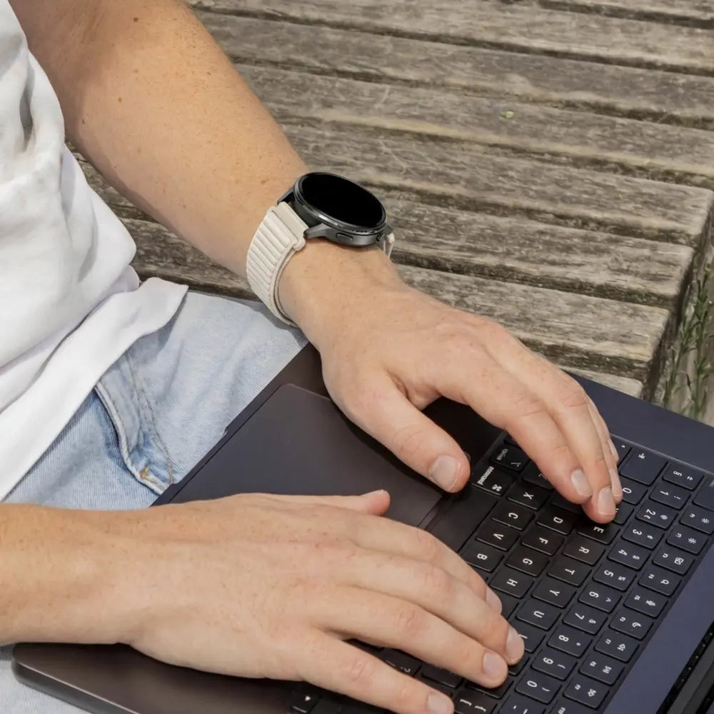 Bandz Garmin Venu 4 - 41mm nylon band 'Wave' (sterrenlicht)