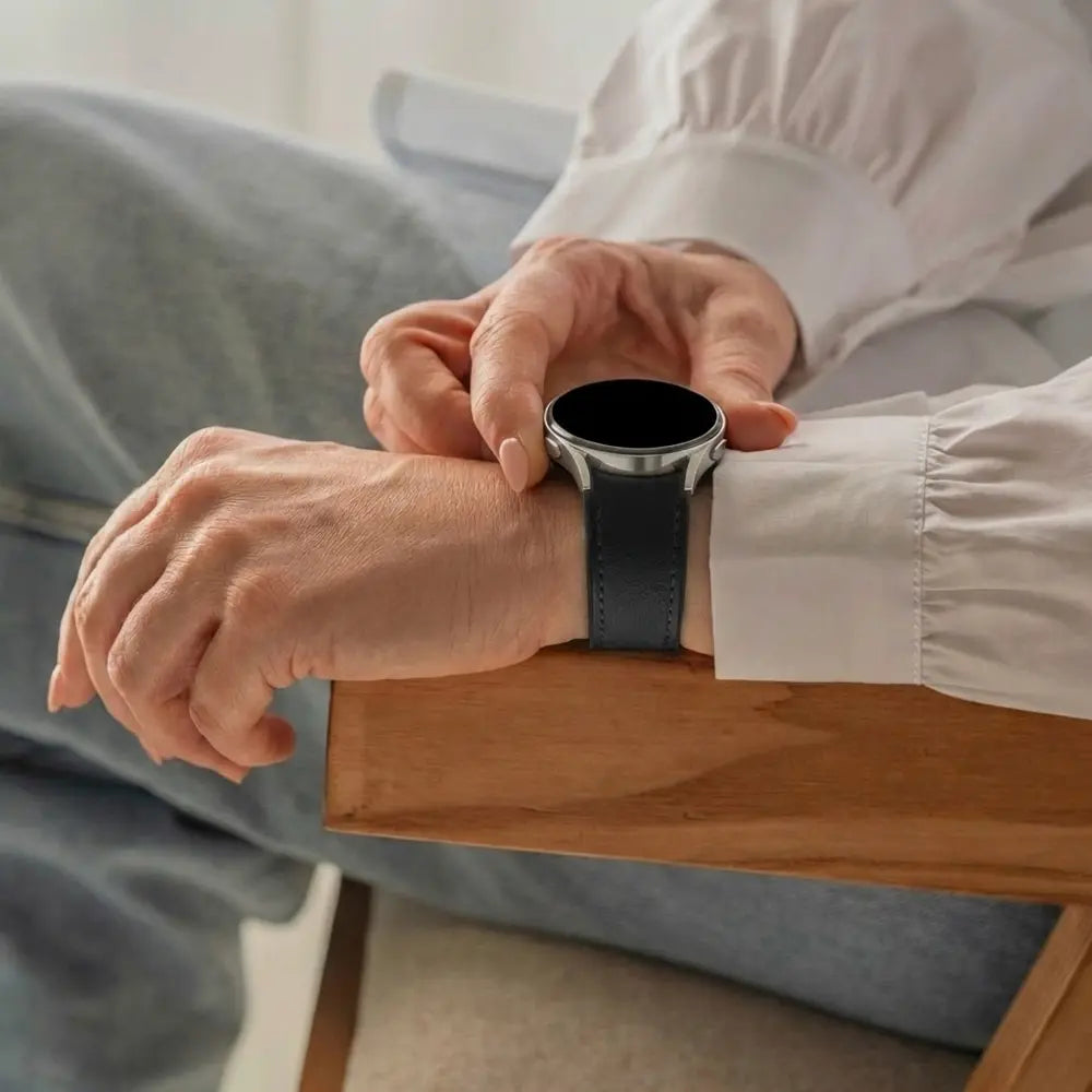 Samsung Galaxy Watch 7 - 40mm Leather Hybrid Strap (Black)