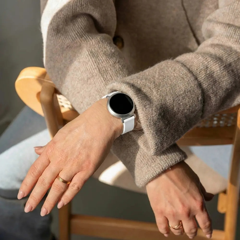 Pebble Round 2 - 14mm Silicone Classic Strap (White)