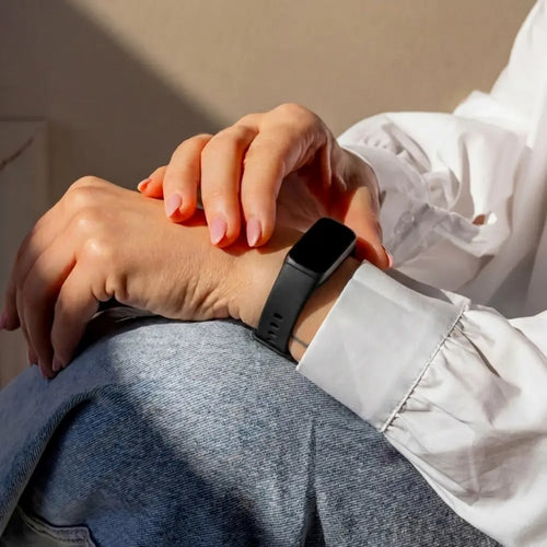 Fitbit Luxe Silicone Strap (Black)