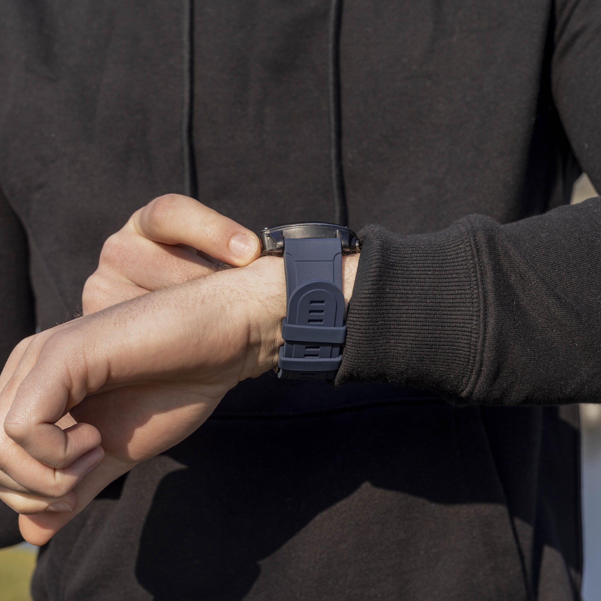 Garmin Fenix 7x Glänzendes Silikonarmband (Dunkel Blau)