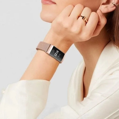 Fitbit Charge 4 Milanese Armband (Roségold)