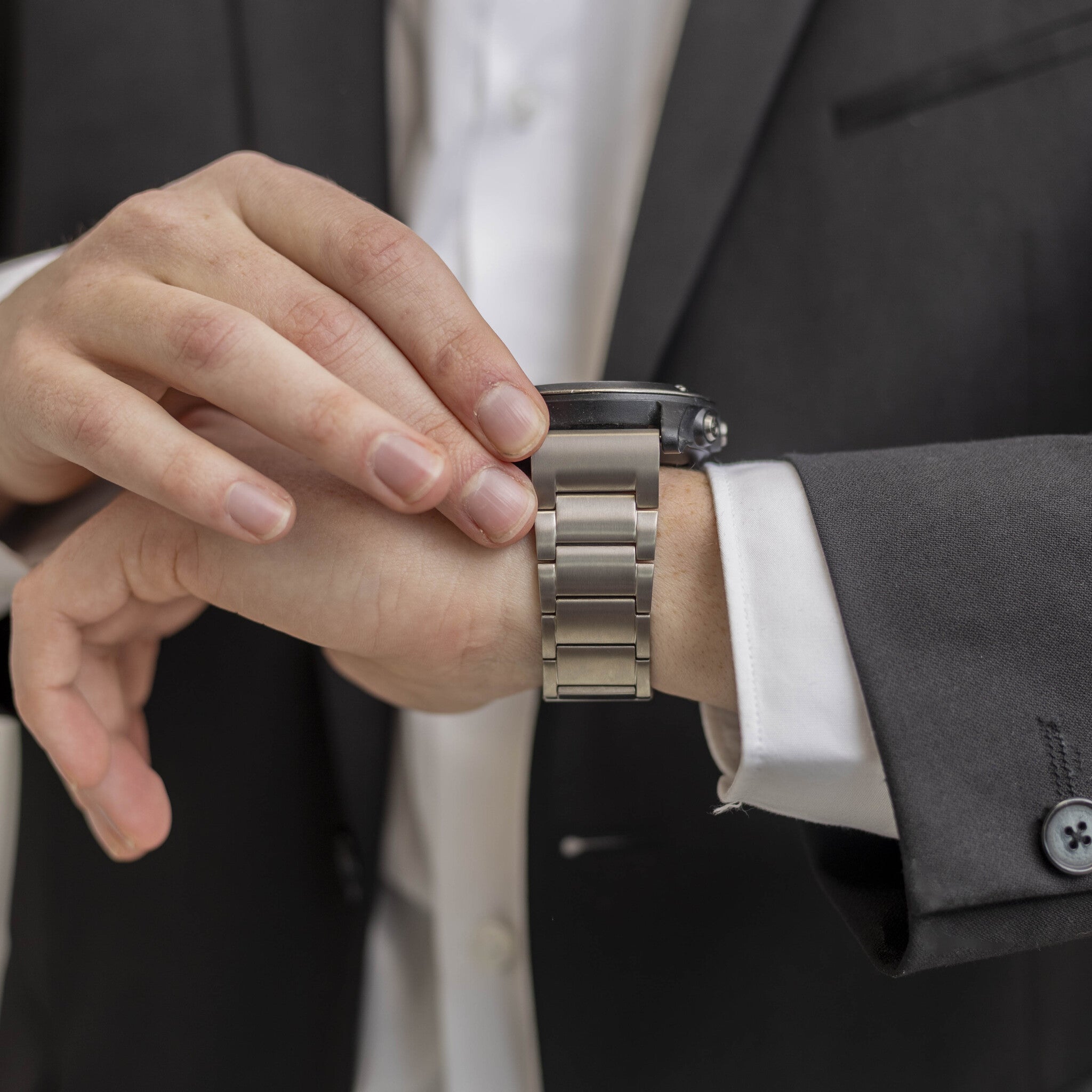 Garmin Descent MK1 Magnetisches Titanarmband (Silber)