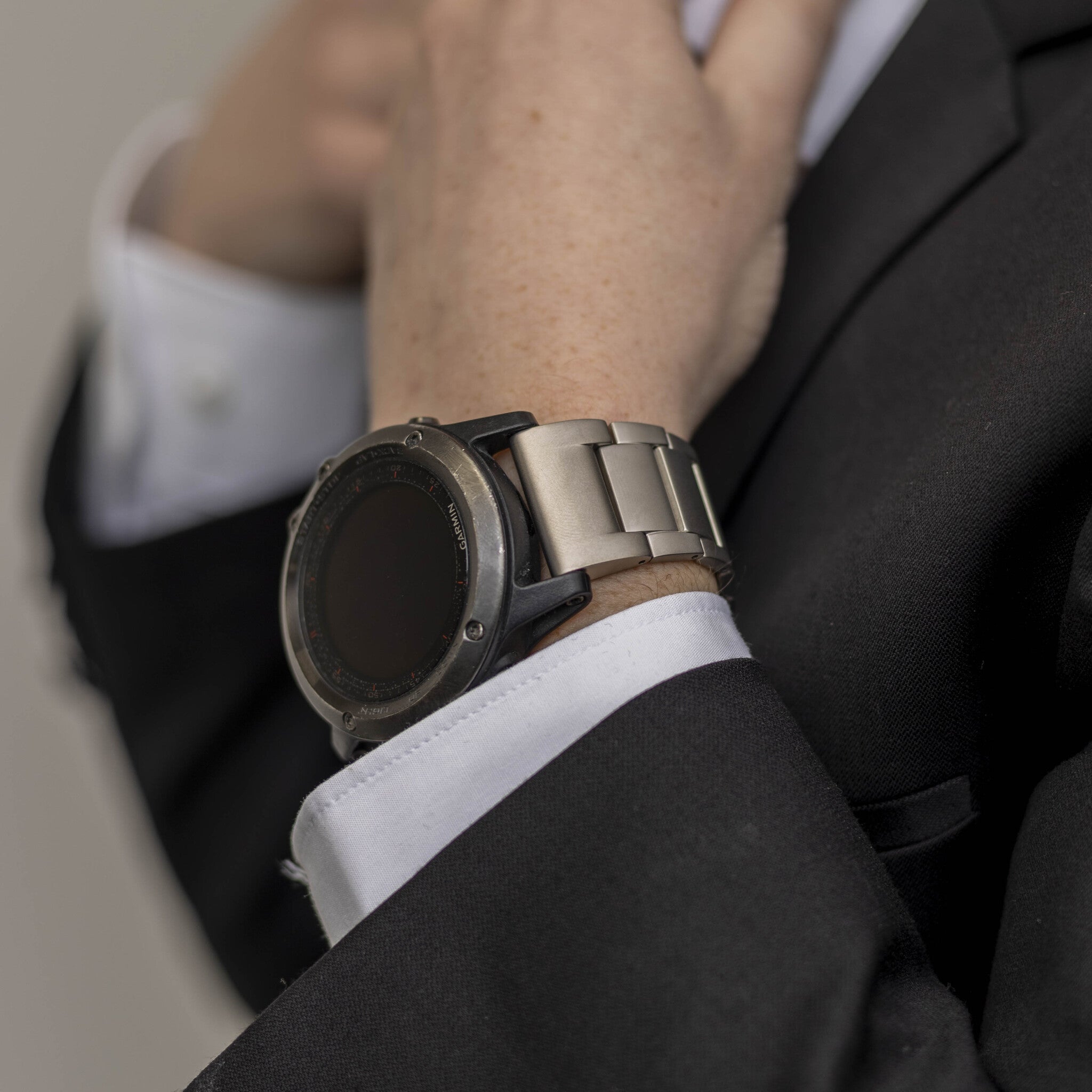 Garmin Fenix E magnetisches Titanarmband (Titan)