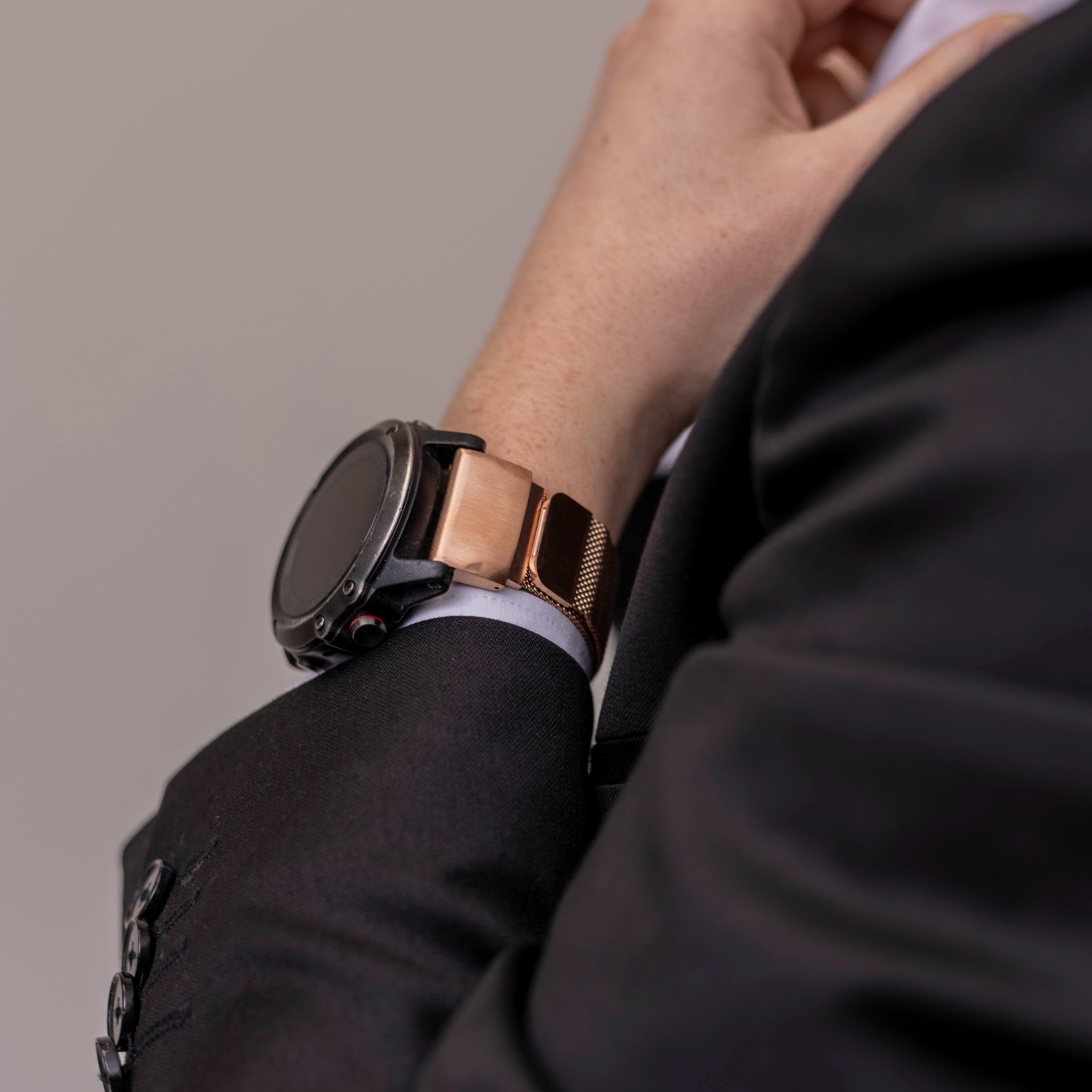 Garmin Fenix 8 - 51mm Milanese Strap (Rose Gold)