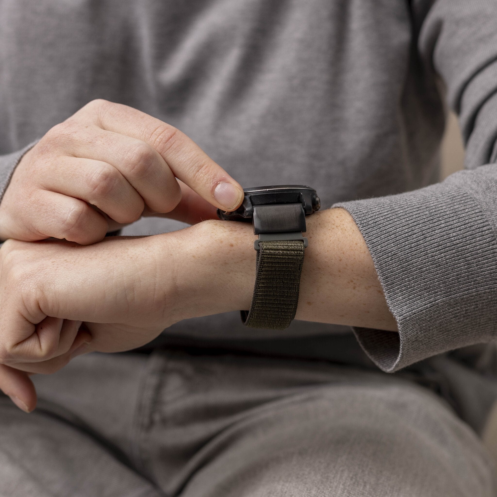 Garmin Descent MK2(i) Nylonarmband (Armeegrün)