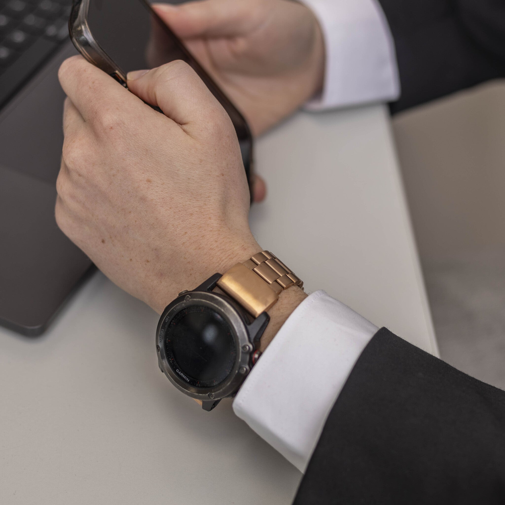 Garmin Instinct 2 Stahlarmband (Roségold)