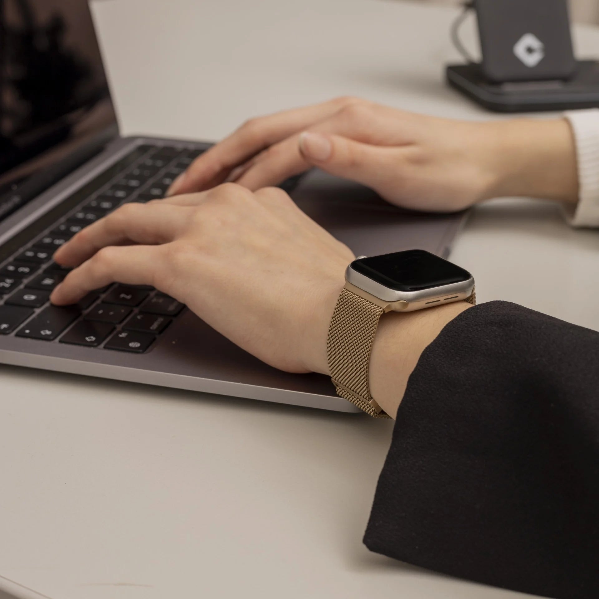 Apple Watch Milanese Loop Strap (Retro Gold)