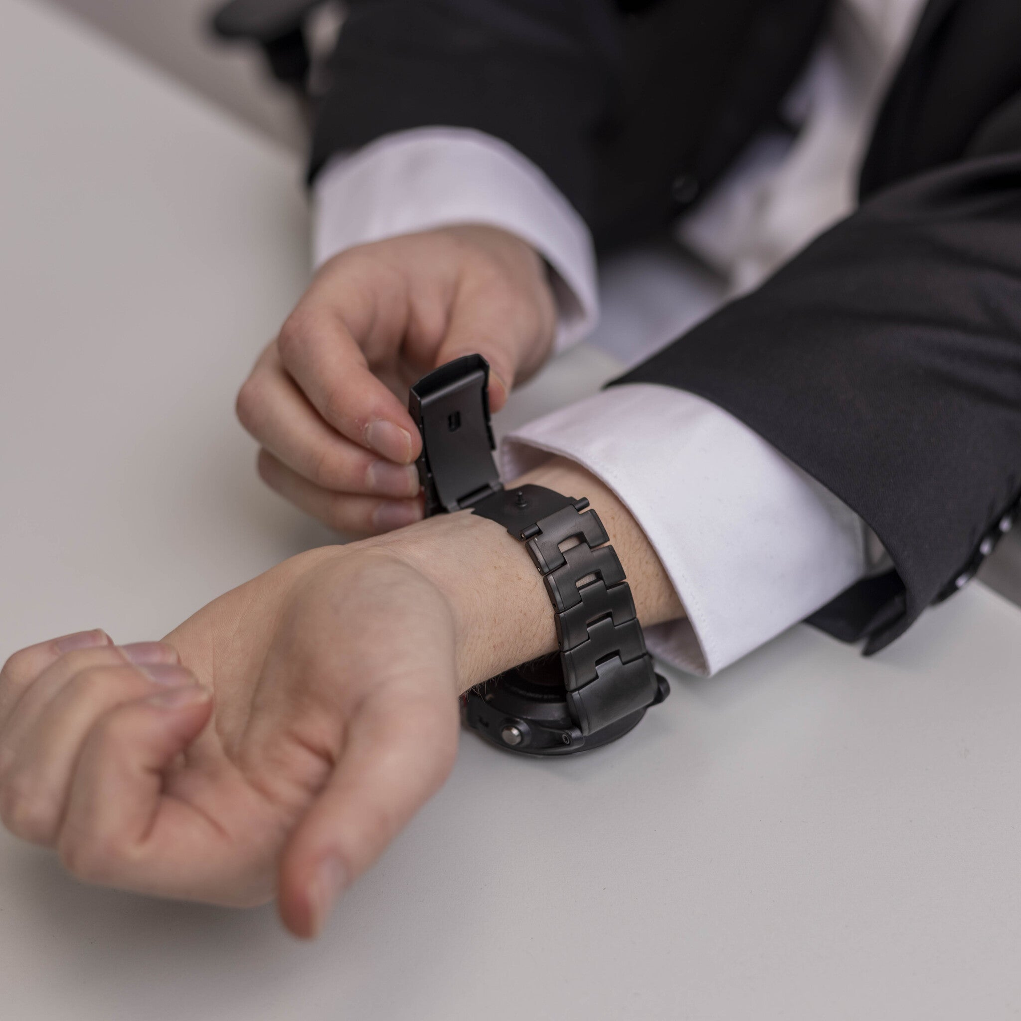 Bandz Garmin Tactix 7 Titan Gliederarmband (Schwarz)