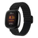 Fitbit Versa 4 gewebtes Nylonarmband (Schwarz)