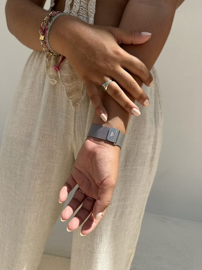 xoxo Wildhearts Apple Watch Milanese Strap (Silver)