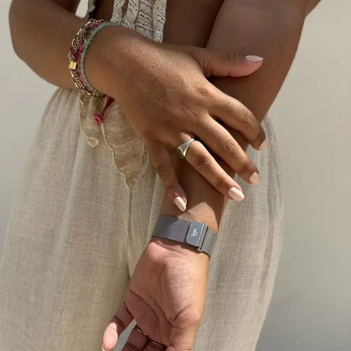 xoxo Wildhearts Apple Watch Milanaise Armband (Silber)